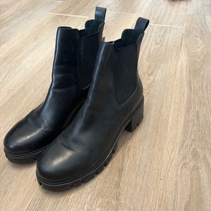 Urban Outfitters Cara Leather Chelsea Heeled Boots